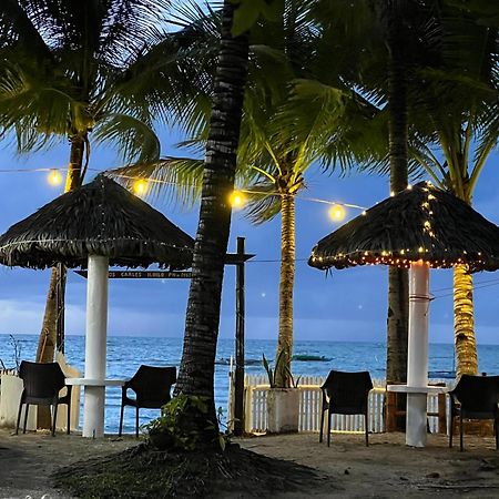 Carles Treasure Beach Resort מראה חיצוני תמונה