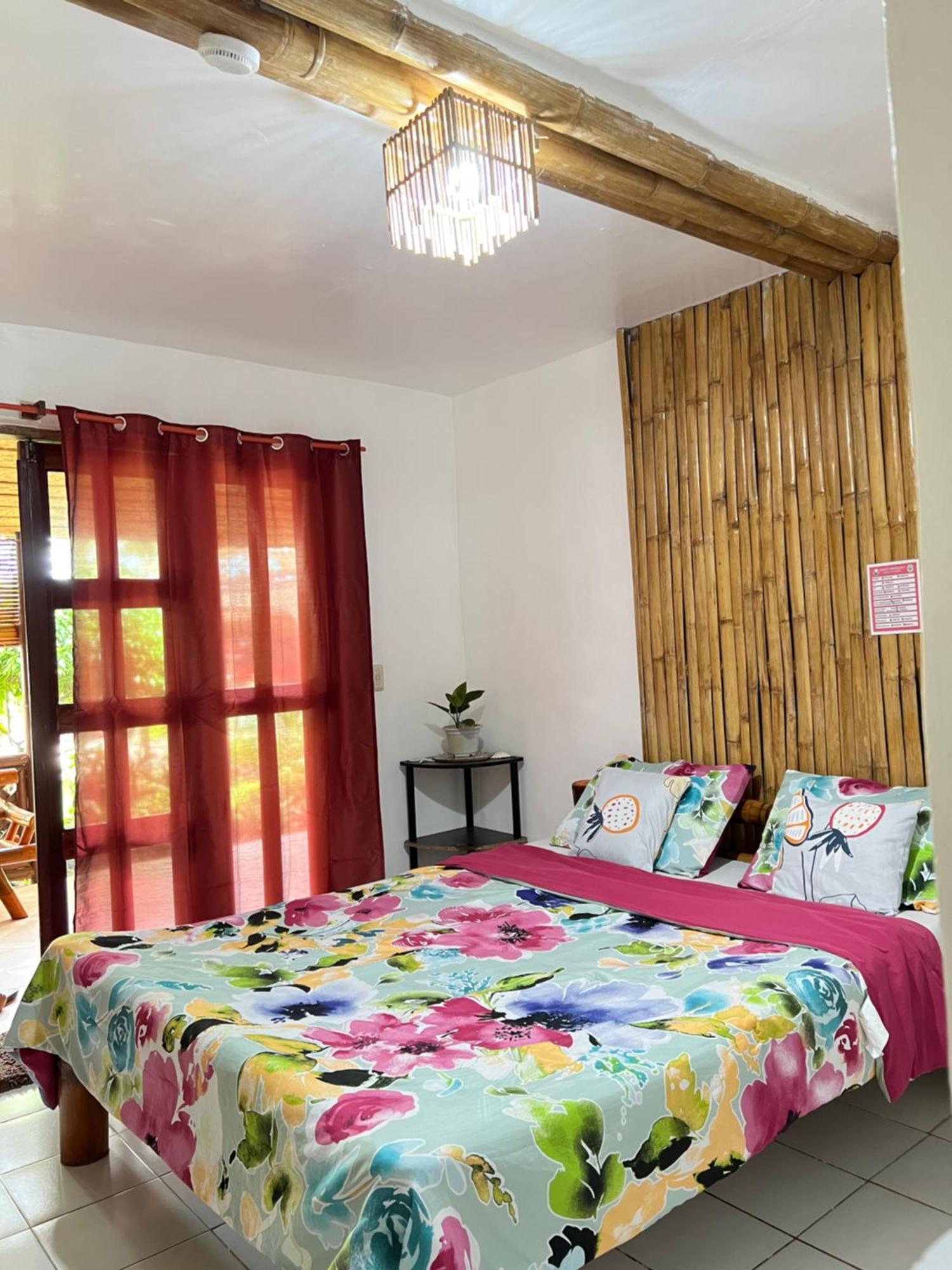 Carles Treasure Beach Resort מראה חיצוני תמונה