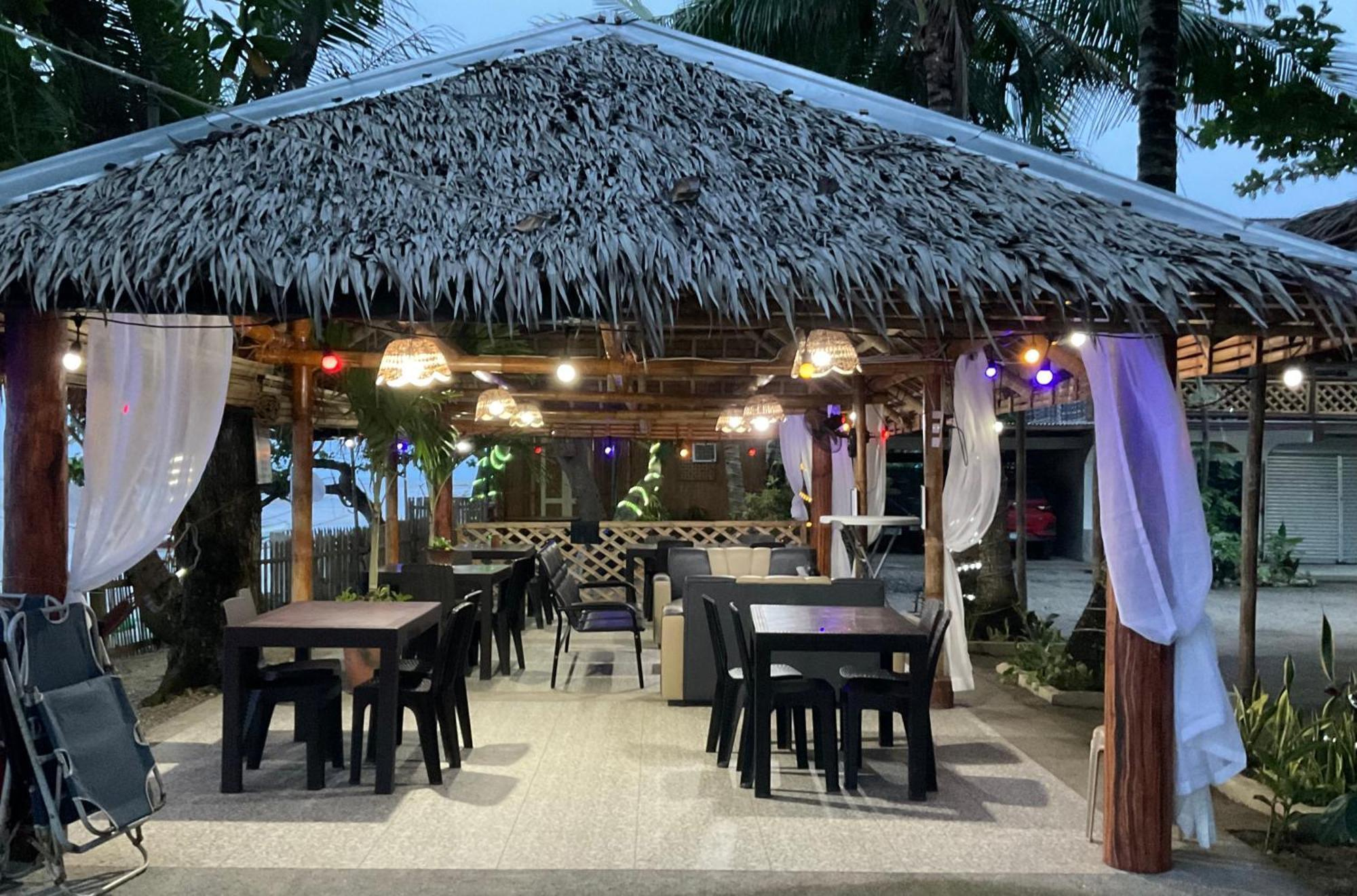 Carles Treasure Beach Resort מראה חיצוני תמונה